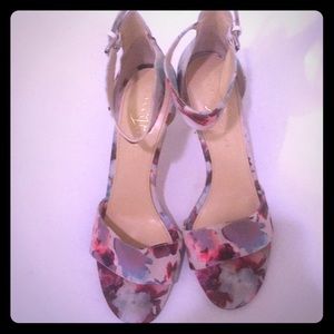 Floral print shoes